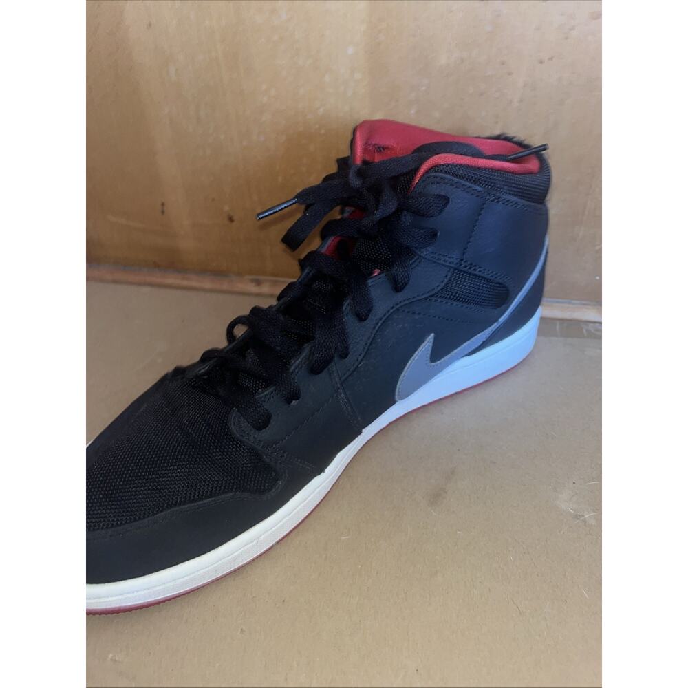 Nike Air Jordan 1 Mid Sneakers Men’s 13 Black Cool Grey Red Shoes 554724-004 - Picture 12 of 13